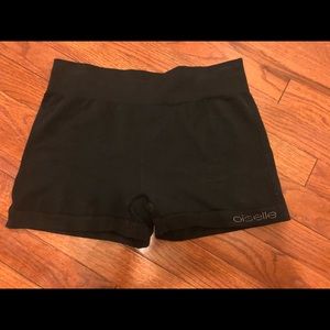 Oiselle flyte shorts